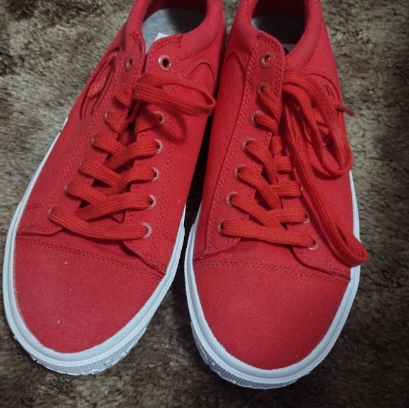 Champion Men Red Shoes size 11 - Picture 13 of 14